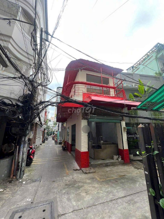 Spacious Cafe/Shop Space in Central Location, Trần Hưng Đạo Street