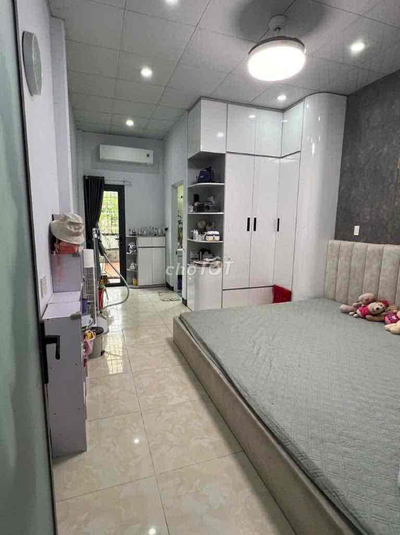 Fully Furnished House in Phuoc Binh, District 9