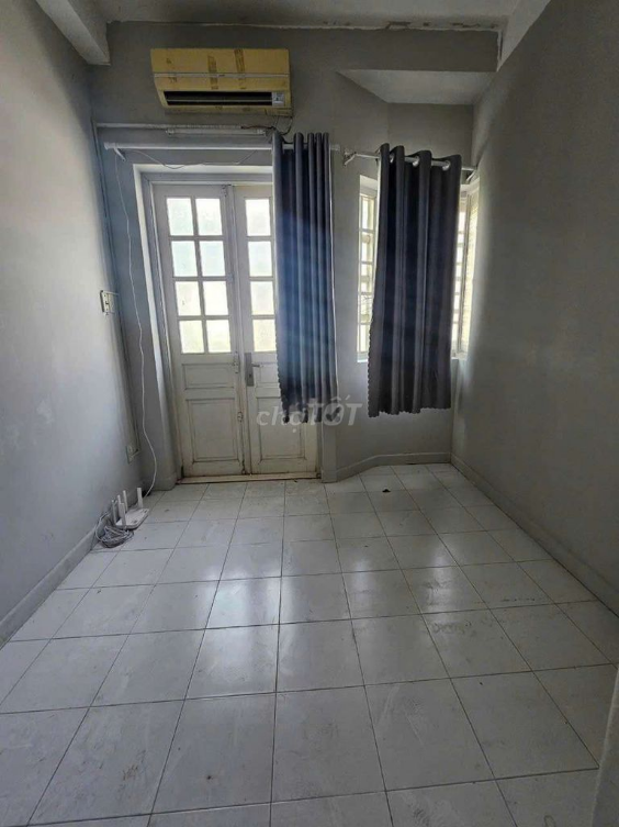 Spacious 3-Bedroom House in Phu Nhuan District with Flexible Workspace