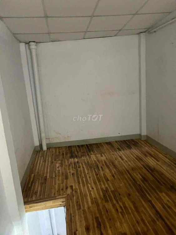 Nguyen Khoai Street Rental - 1 Bedroom Townhouse near Amenities