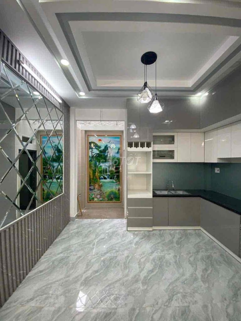 Modern 4BR Townhouse with Rooftop Terrace