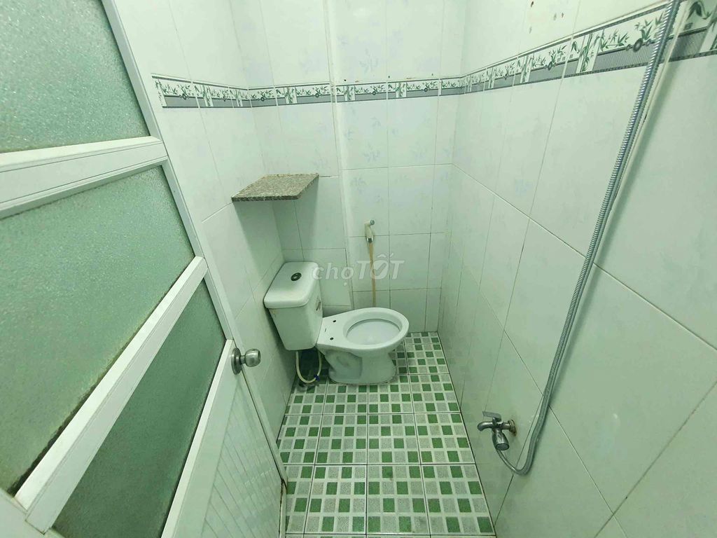 Modern 2-Bedroom House with Parking in District 8