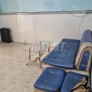 Spacious 3-Bedroom House with Car Access