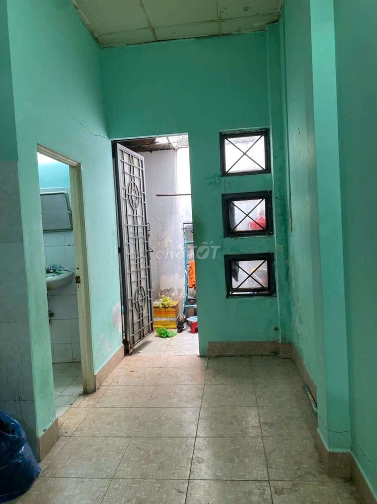 Spacious House Near Bus Station District 8