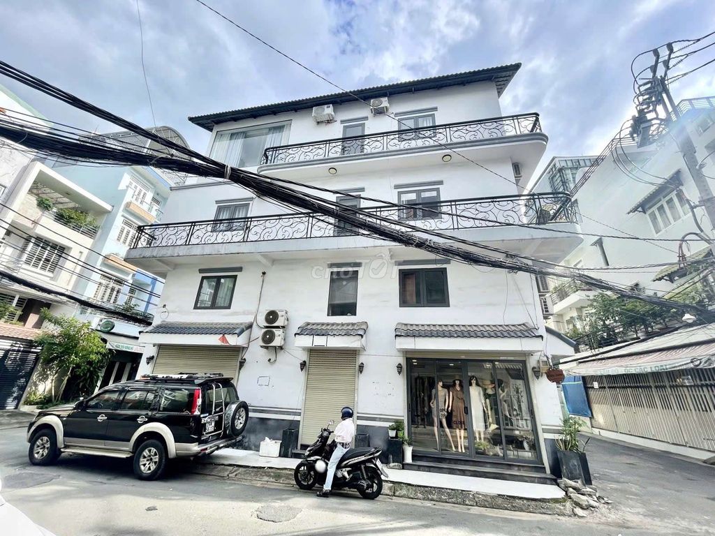 Spacious Commercial House on Duong Ba Trac