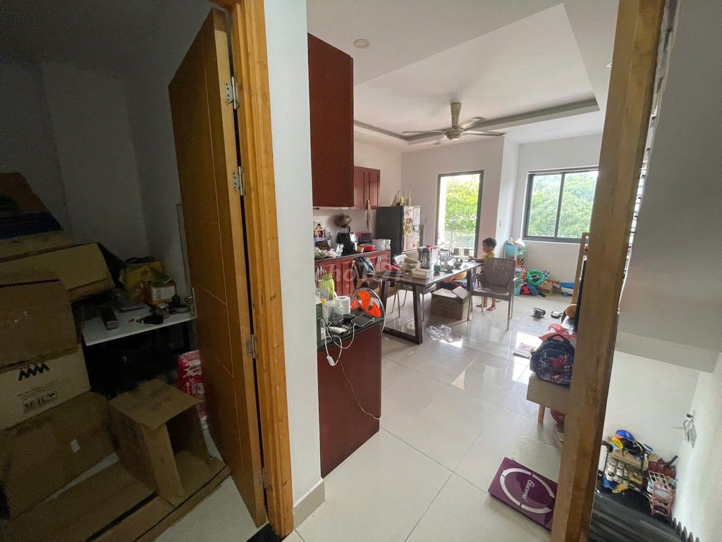 3-Bedroom Townhouse in River Park with Office