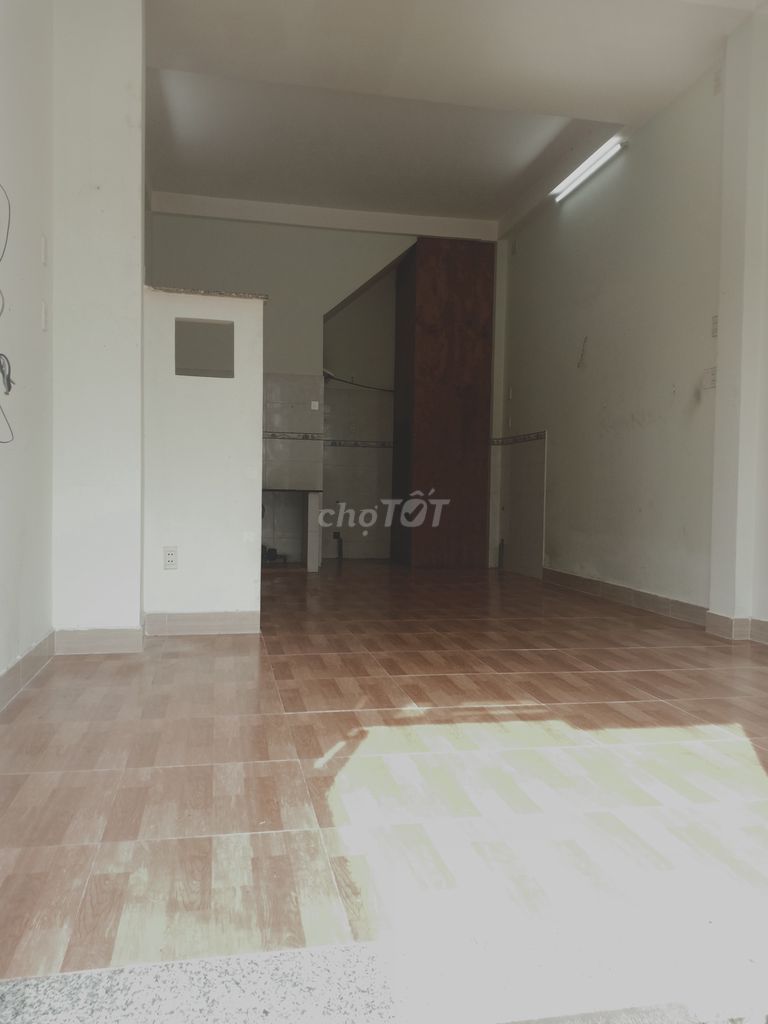 Spacious Studio Near Markets and University