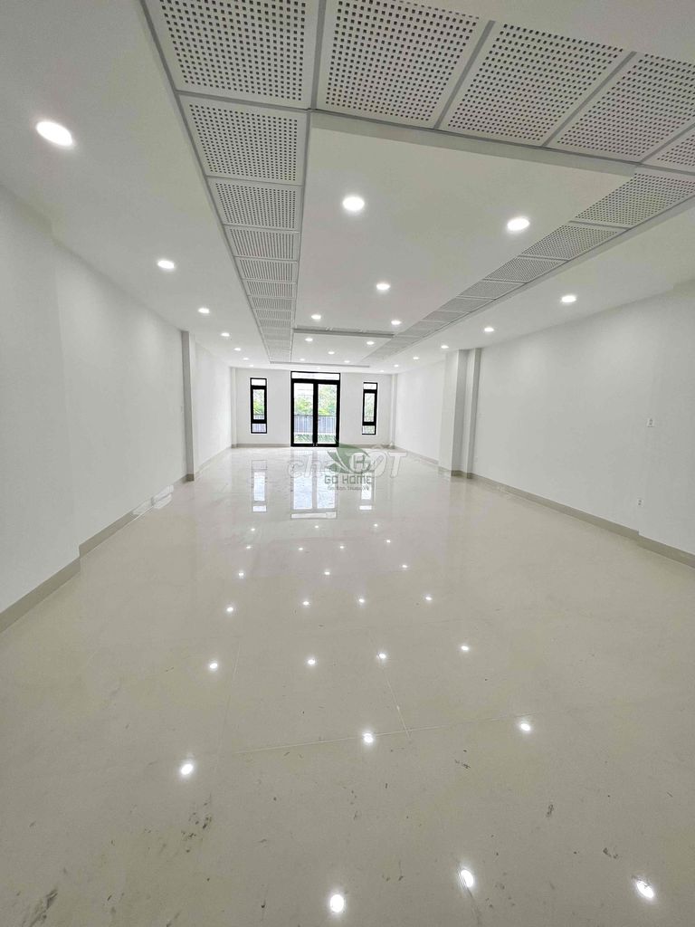 Modern 4-Floor Commercial Building with Elevator