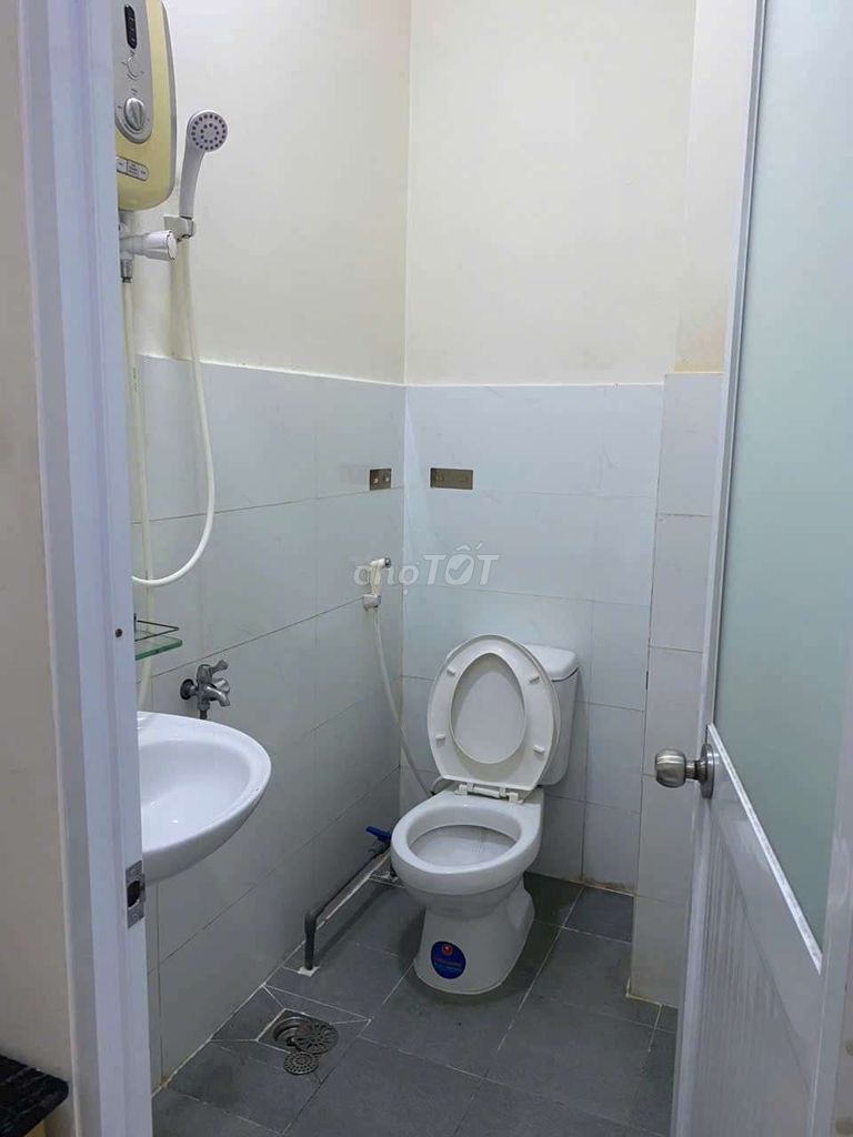 Modern 2-Bedroom House with Parking in Tan Binh