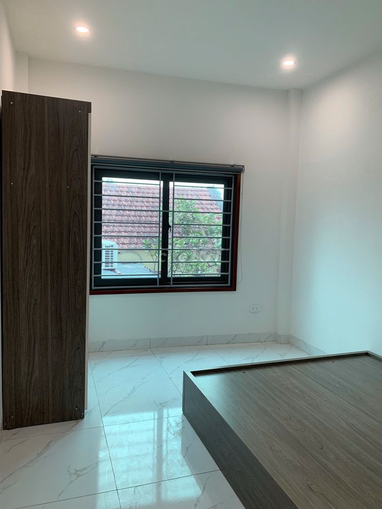 Modern 5-Floor House with 6 Rooms