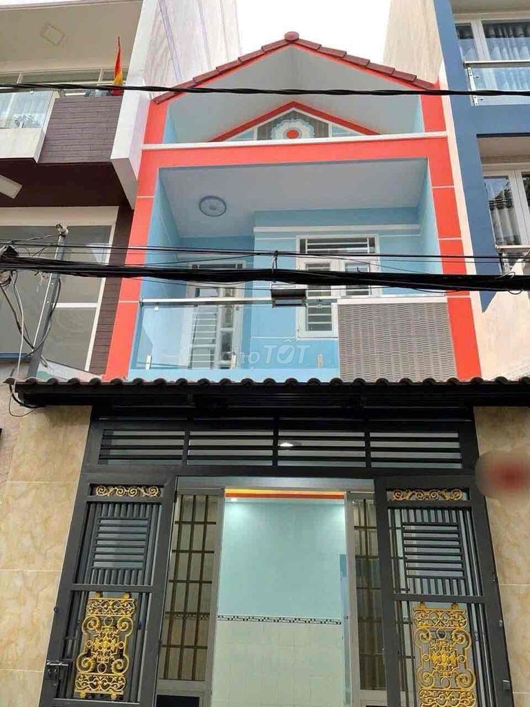 Modern 4-Bedroom House with Business Potential