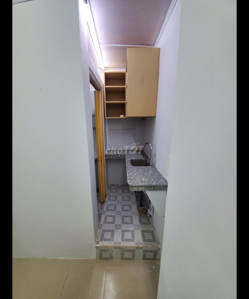 Central District Studio with Modern Kitchen