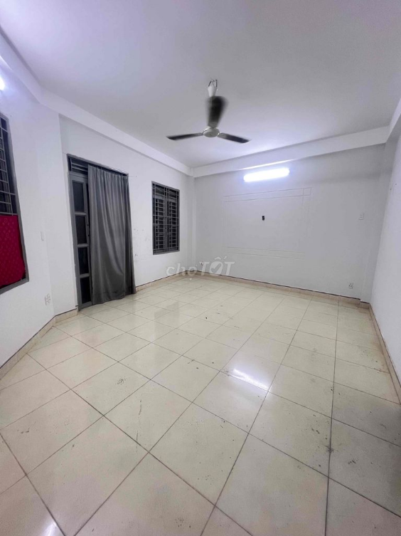 House for Rent near Âu Cơ Street and Hồng Lạc Intersection