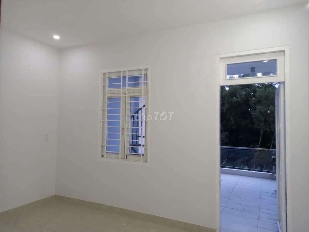 Modern 3-Bedroom House with Office Space