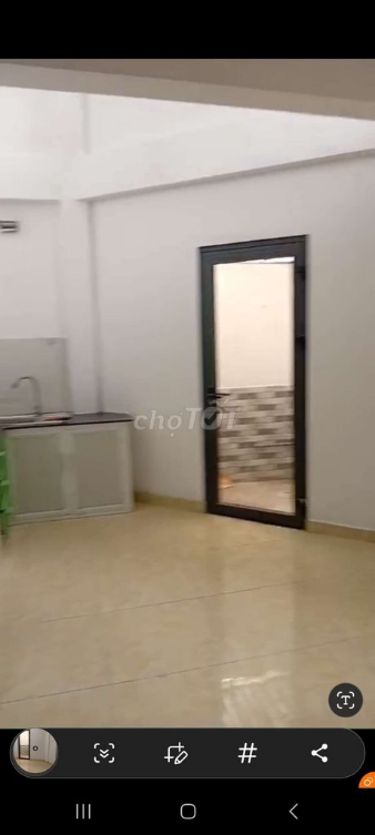Spacious 4-Bedroom House with Multiple Floors