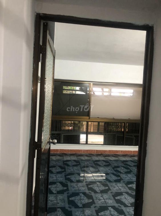 Ground Floor Apartment Near Bau Cat Street - Ideal for Office/Online Business