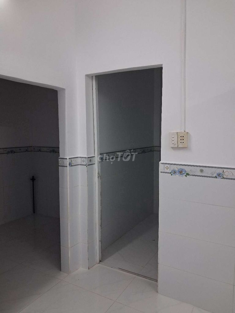 Newly Renovated House with Parking and Security