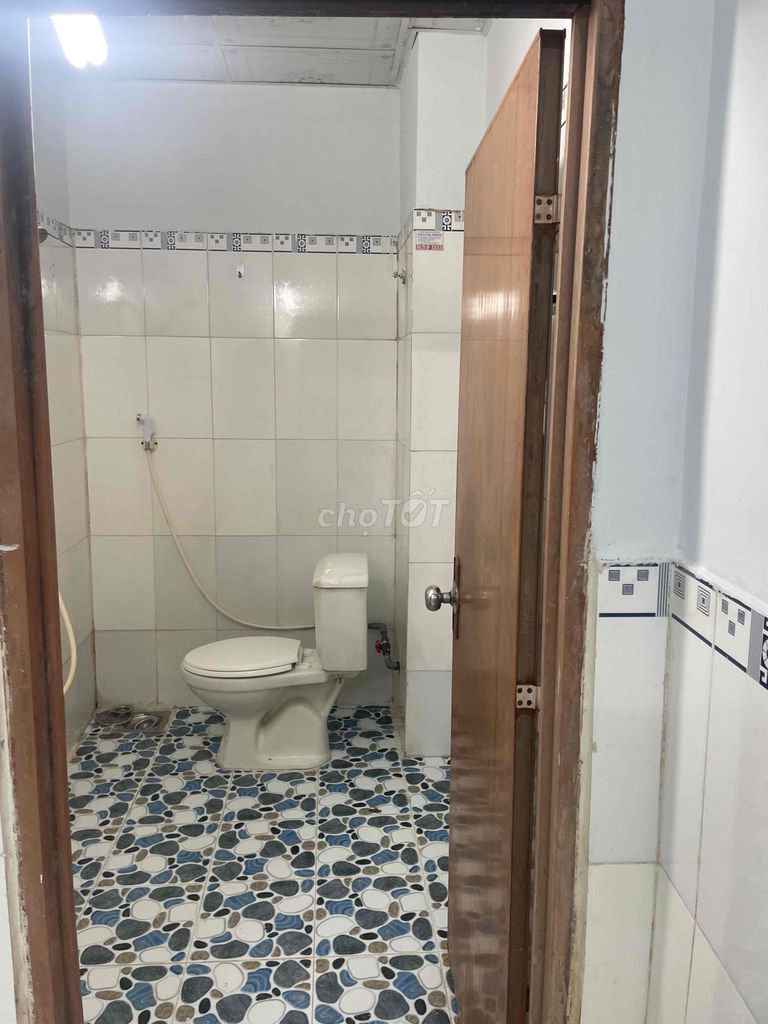 Quiet Residential Area Home with Modern Bathrooms