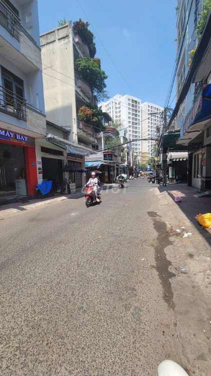 Mặt Tiền 341 Lạc Long Quân - Spacious Rental Property for Business or Living