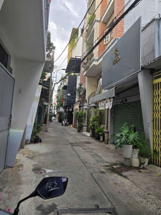 Rental property in Phu Nhuan area, convenient for shop/office/workshop