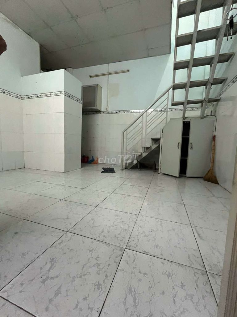 Unfurnished House in Ben Thanh District 1