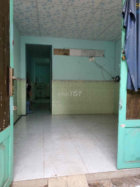 Ground Floor Rental with Separate Meter, Flexible Deposit
