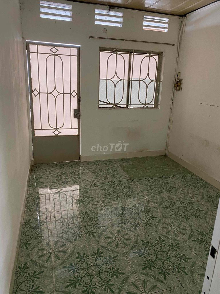 Spacious House Near Market and Schools