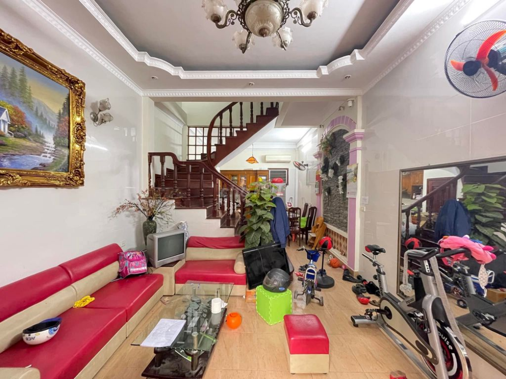 5-Story House for Rent in Lac Long Quan - Cau Giay