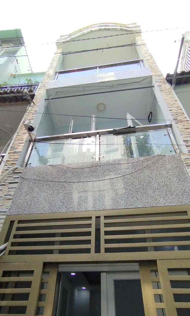 Modern 3-Level Townhouse with Rooftop in Phu Nhuan