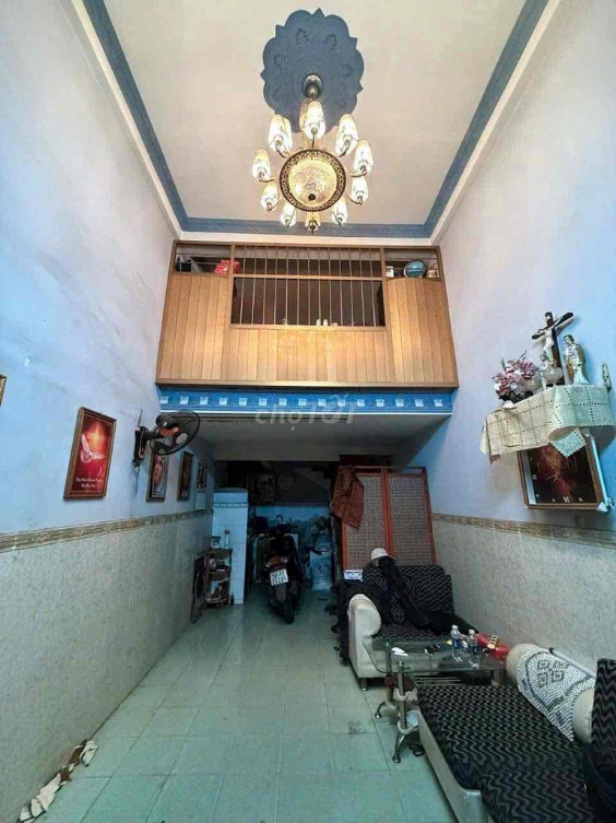 Spacious 3-Bedroom House for Rent on Cach Mang Thang 8 Street