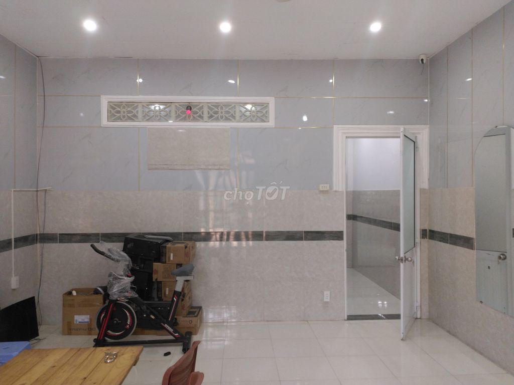 75m² House Near Hospital with Basic Furnishings