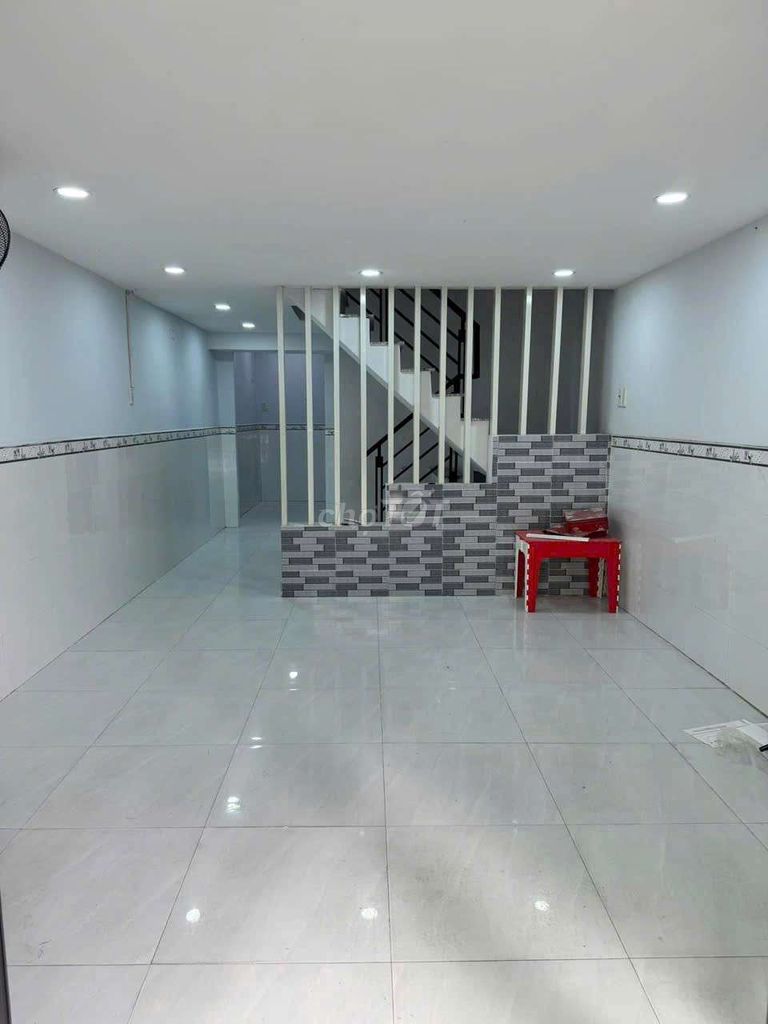 Modern 2-Bedroom House with Air Conditioning