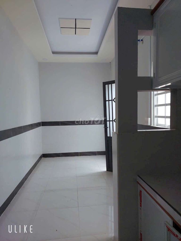 Modern Studio Near Market with Storage Loft
