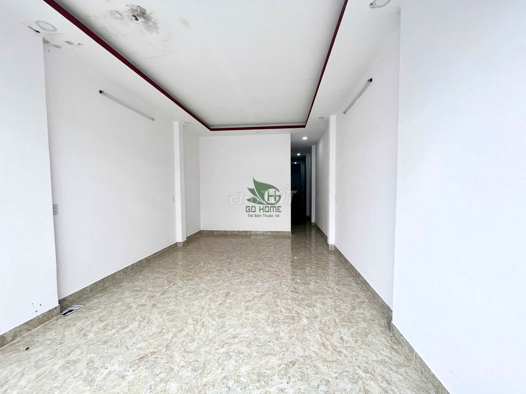 Modern 80m² Commercial Space with Two Levels
