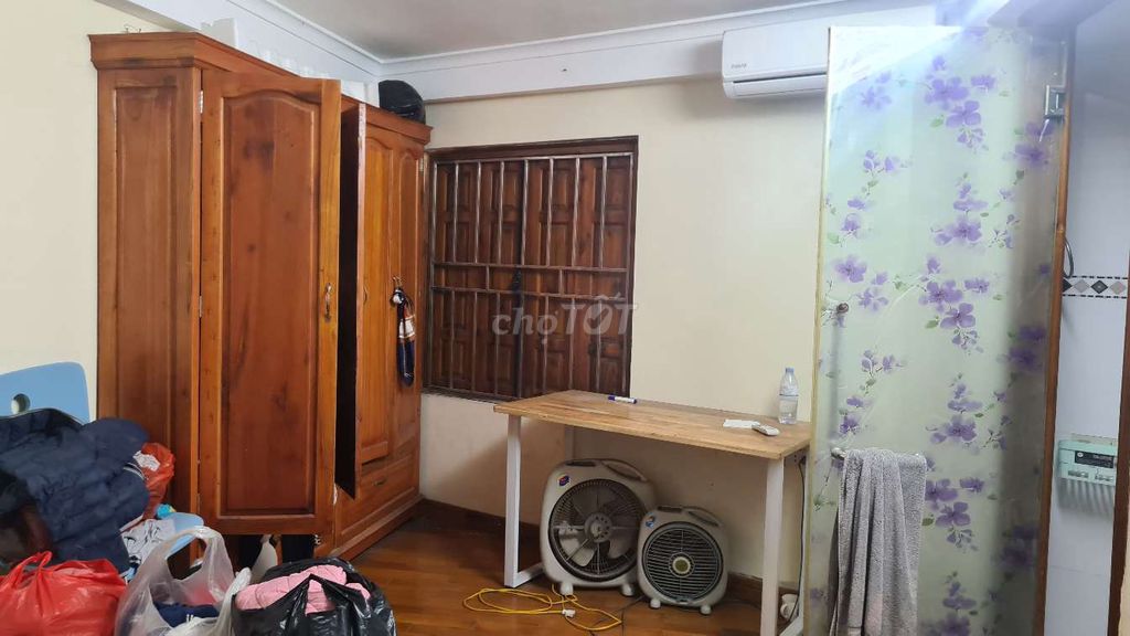 Furnished 4-Floor House in Quiet Residential Area