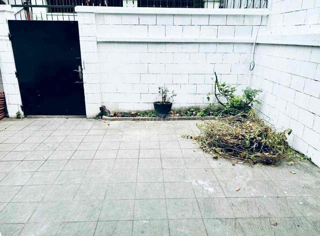 Spacious House Near Thu Duc Intersection