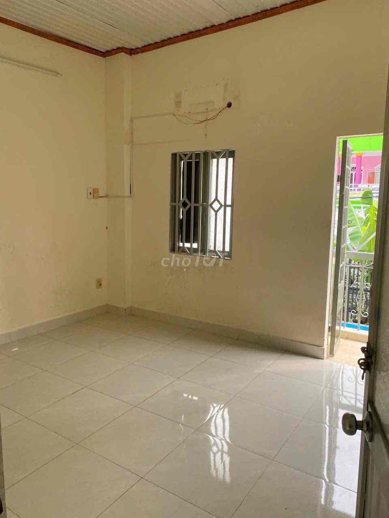 2-Bedroom Townhouse with Street Front Location