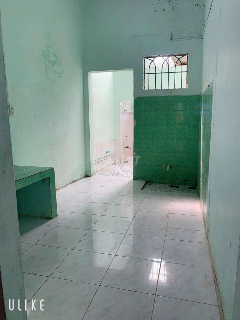 Spacious House with Garage for Business or Living