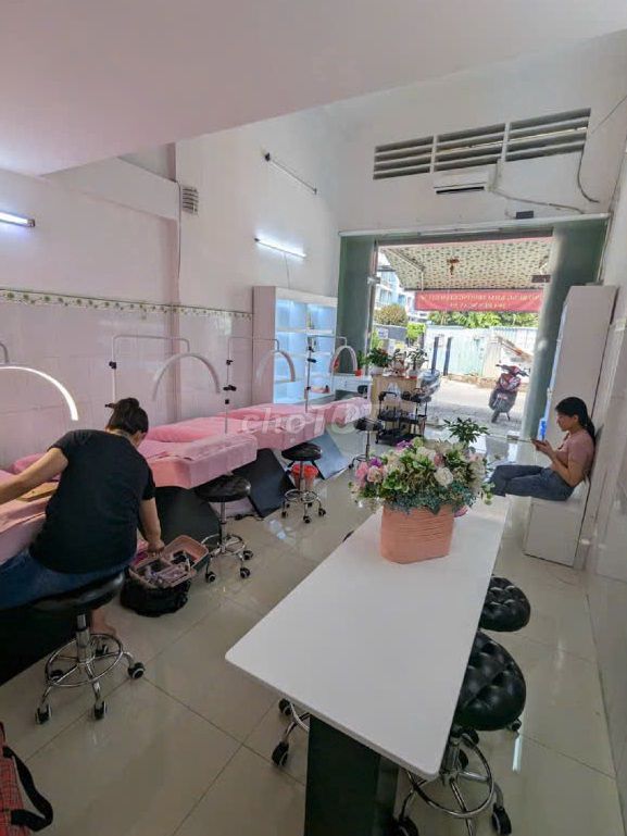 Commercial Space Near District 8 Bus Station