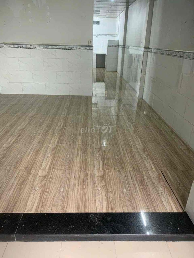 Modern 1-Bed Apartment with New Flooring