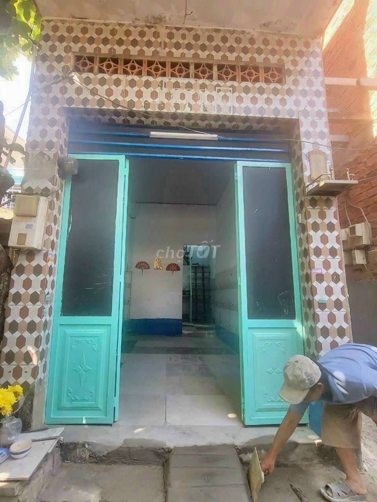 One-Story House Near District 8 Bus Station