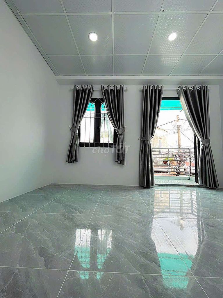 Modern Two-Bedroom House with Balcony on HT43