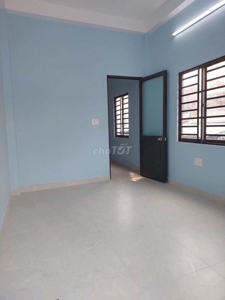 New Corner House with 4 Bedrooms, Near Mall