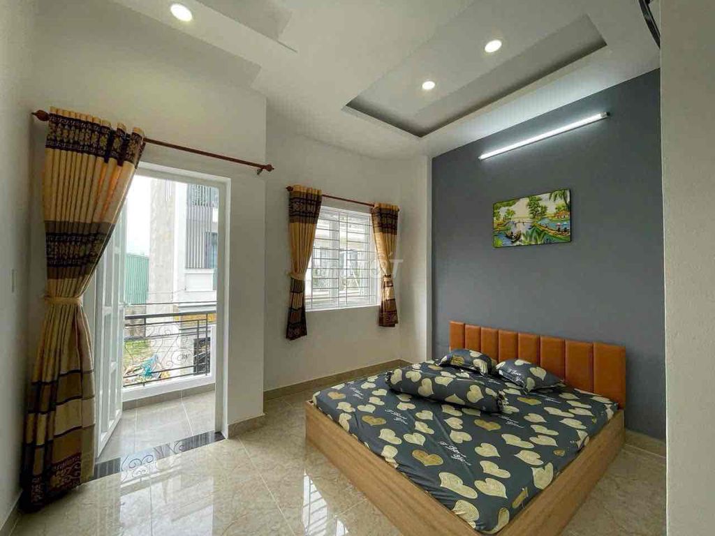 2-Floor House with 2 Bedrooms Near Schools