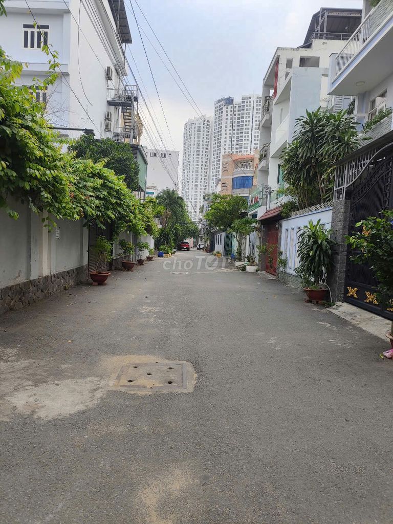 Spacious 4BR Townhouse Near Kiều Đàm