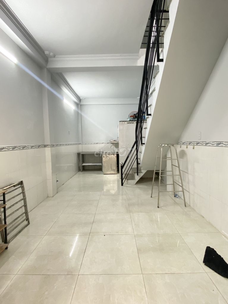 Modern 1-Bedroom House in Lam Van Ben