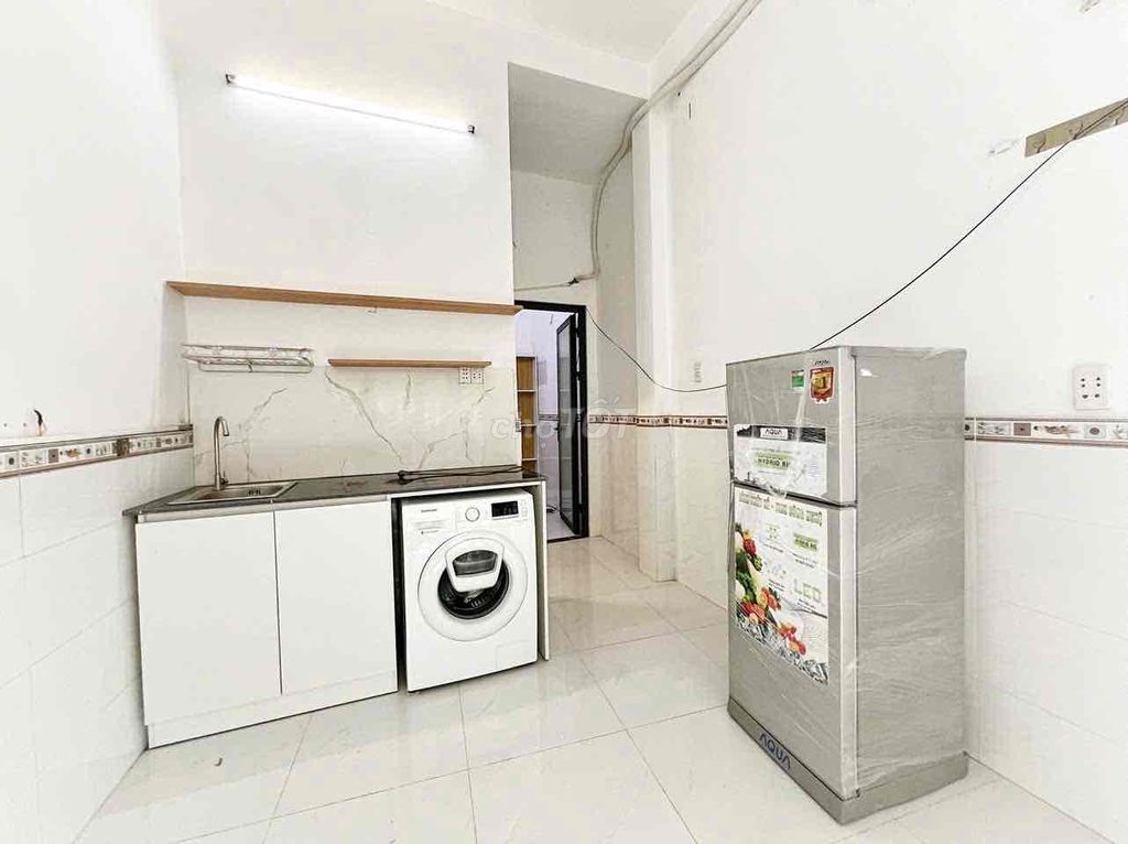 Modern Studio with Washing Machine Near Markets
