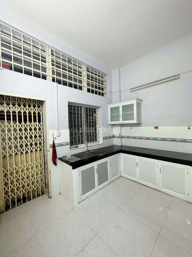 Ground Floor Commercial Space with Mezzanine