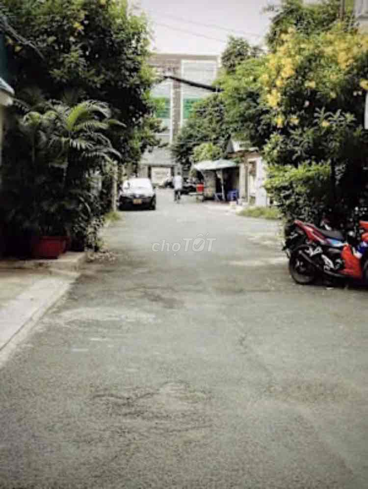 Modern 1BR House with Parking in District 10