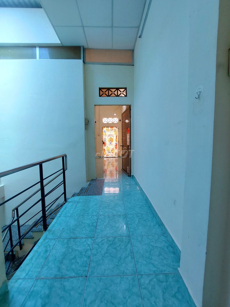 Two-Bedroom House Near Dam Sen Park
